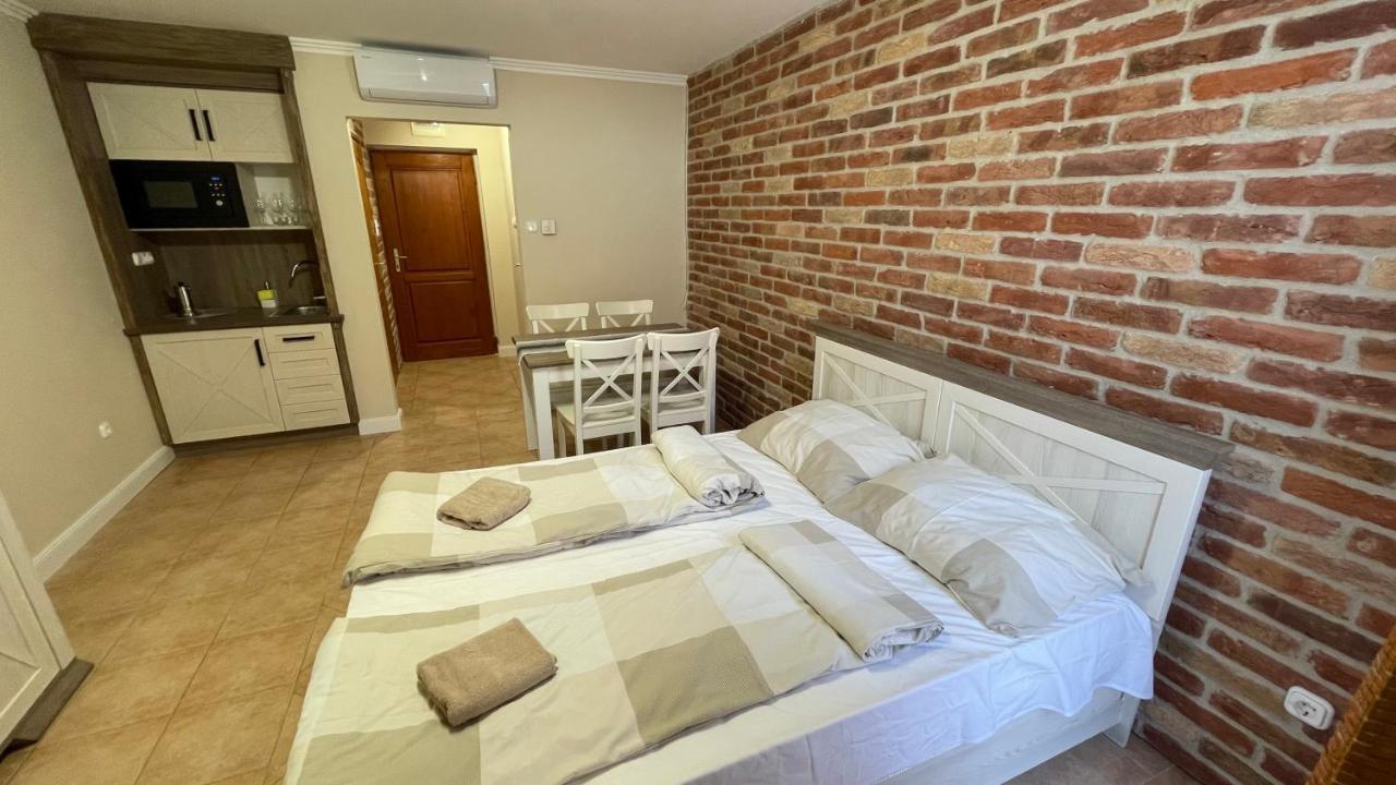 Dalma Apartment Gyula Exteriör bild