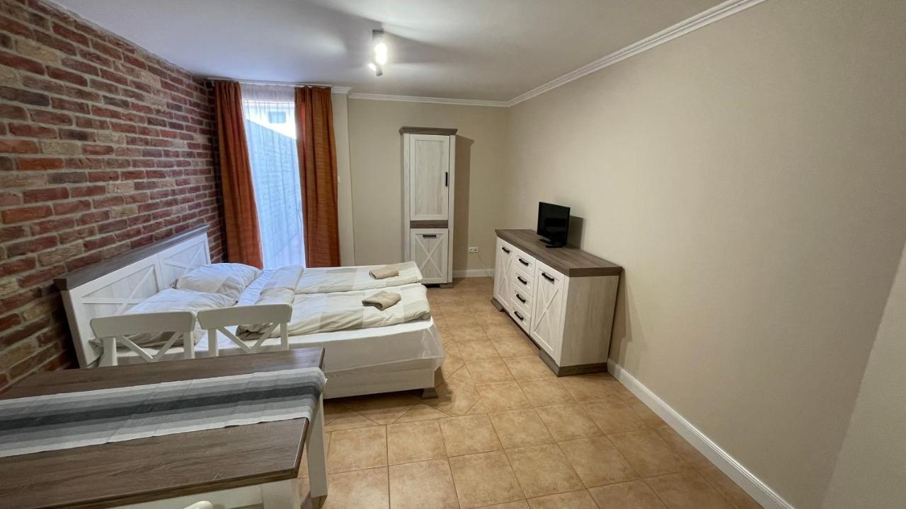 Dalma Apartment Gyula Exteriör bild