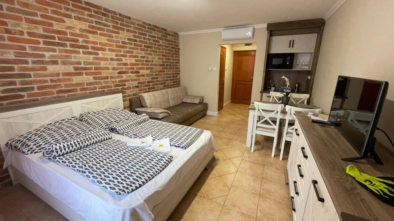 Dalma Apartment Gyula Exteriör bild